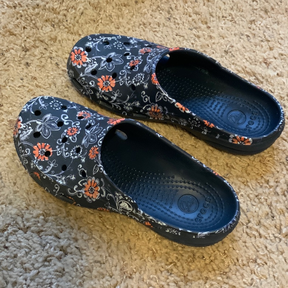 CROCS Women’s Floral Slippers - Navy and Orange